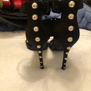 Forever 21 black high heel, with pearls Brand New Size 8